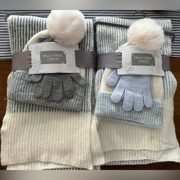 Falls Creek Accessories - 2 New Women’s Falls Creek Gray and Cream Winter Accessory Set